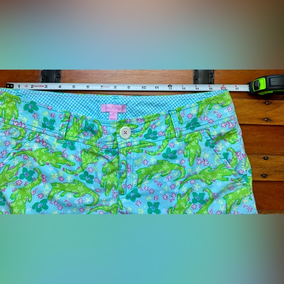 Lilly Pulitzer 5” Callahan Shorts - “See You Later Alligator” Print - Picture 3 of 8